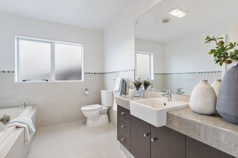 Photo of property in 31 Amaretto Avenue, Flat Bush, Auckland, 2019