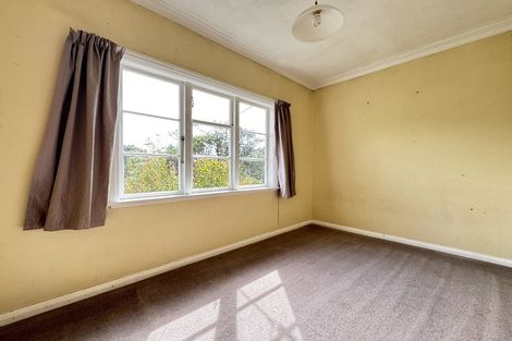 Photo of property in 17 Raroa Terrace, Tawa, Wellington, 5028