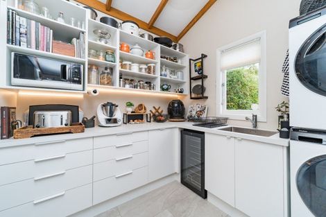 Photo of property in 11 Florence Avenue, Palmerston North, 4414