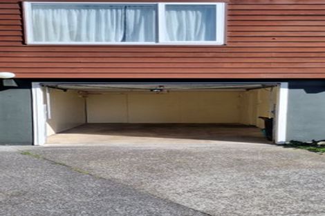 Photo of property in 1/15 Bloomsbury Grove, Newlands, Wellington, 6037