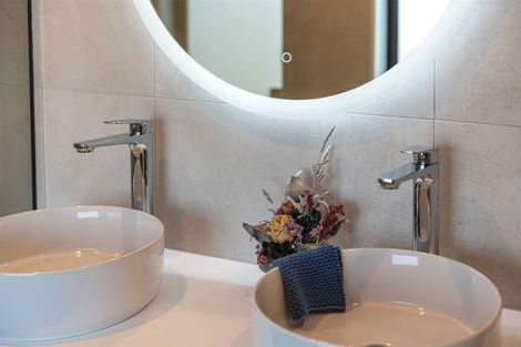 Photo of property in 2/27 Springfield Road, St Albans, Christchurch, 8014