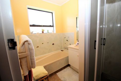 Photo of property in 81 Fergusson Street, Woodville, 4920