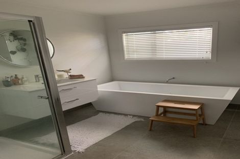 Photo of property in 2/14 Finchley Road, Torbay, Auckland, 0630