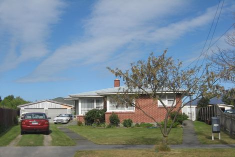 Photo of property in 8 Wychwood Crescent, Bishopdale, Christchurch, 8053