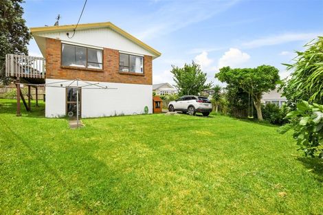 Photo of property in 2/6 Dallinghoe Crescent, Milford, Auckland, 0620