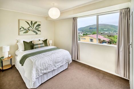 Photo of property in 61 Davidson Crescent, Tawa, Wellington, 5028