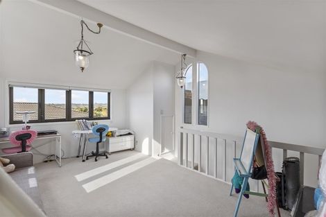 Photo of property in 3 Citation Way, Botany Downs, Auckland, 2010