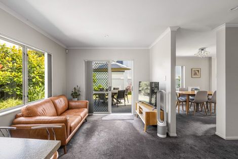 Photo of property in 34 Terracotta Drive, Blockhouse Bay, Auckland, 0600