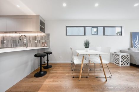 Photo of property in 23b Caribbean Drive, Unsworth Heights, Auckland, 0632