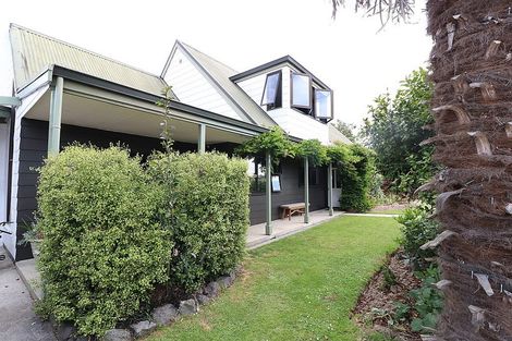 Photo of property in 21 Abercrombie Street, Milton, 9220