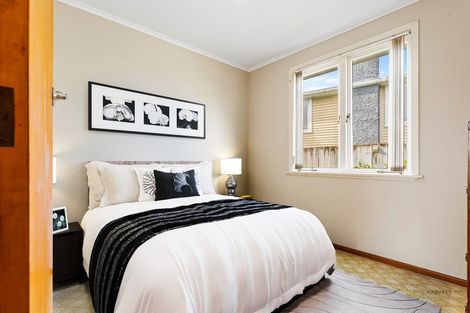 Photo of property in 14 Pine Avenue, Henderson, Auckland, 0612