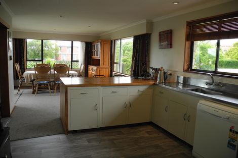 Photo of property in 12 Timaru Road, Waimate, 7924