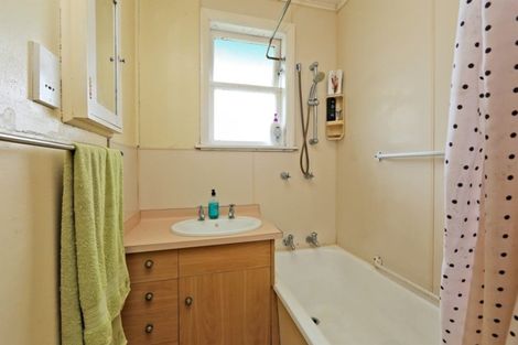 Photo of property in 1403 Warwick Place, Mayfair, Hastings, 4122