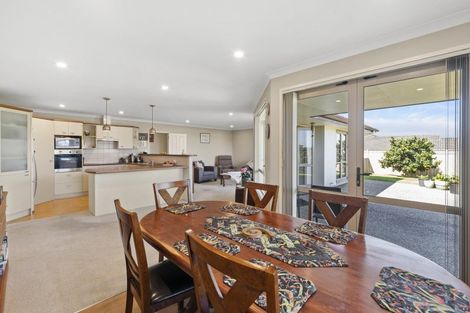 Photo of property in 58 Rathmar Drive, Manurewa, Auckland, 2105