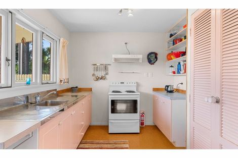 Photo of property in 13 Black Swamp Road, Mangawhai, 0975