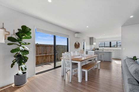 Photo of property in 51 Cotula Way, Papamoa Beach, Papamoa, 3118