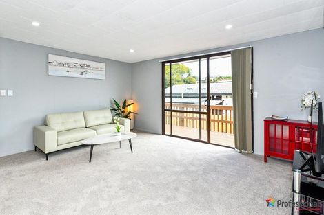 Photo of property in 2/34 Ferndale Road, Mount Wellington, Auckland, 1060