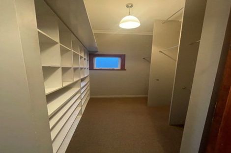 Photo of property in 40 Waiwaka Terrace, Strandon, New Plymouth, 4312