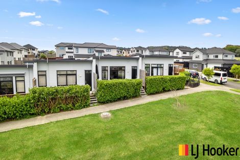 Photo of property in 11 Kapuarangi Lane, Papakura, 2110