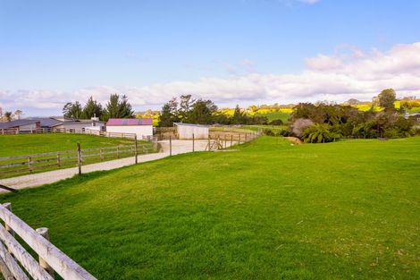 Photo of property in 1375 Carrington Road, Hurworth, New Plymouth, 4371