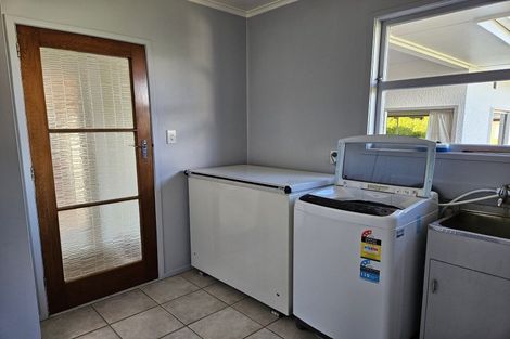 Photo of property in 384 Welcome Bay Road, Welcome Bay, Tauranga, 3175