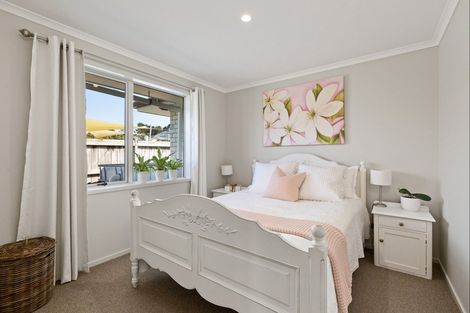 Photo of property in 43 Beachwood Drive, Hatfields Beach, Orewa, 0931