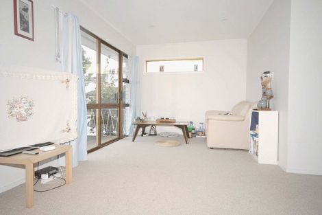 Photo of property in 2/28 Priestley Drive, Bucklands Beach, Auckland, 2014