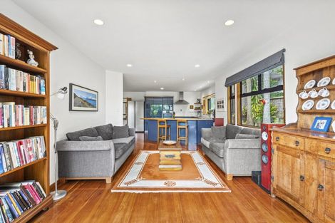 Photo of property in 18 Beulah Avenue, Rothesay Bay, Auckland, 0630