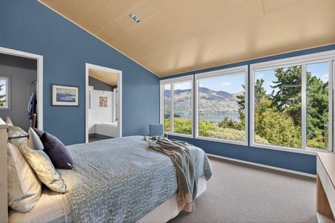 Photo of property in 52 Kirimoko Crescent, Wanaka, 9305