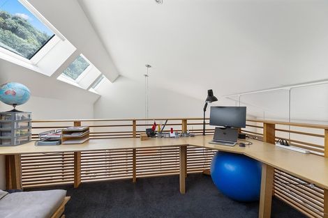 Photo of property in 118 Breaker Bay Road, Breaker Bay, Wellington, 6022