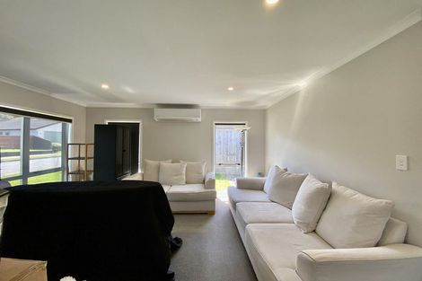 Photo of property in 6 Cory Jane Grove, Riverstone Terraces, Upper Hutt, 5018