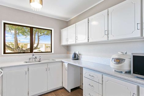 Photo of property in 1/2 West Street, Papakura, 2110