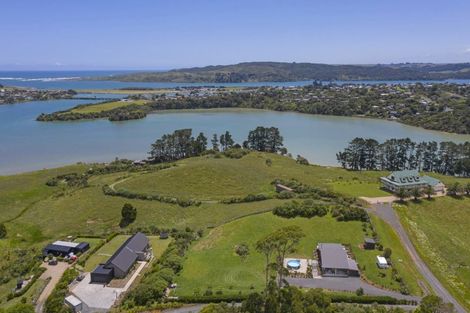 Photo of property in 239 Hills Road, Raglan, 3295