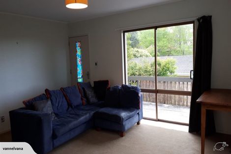 Photo of property in 2/16 Malters Place, Browns Bay, Auckland, 0630