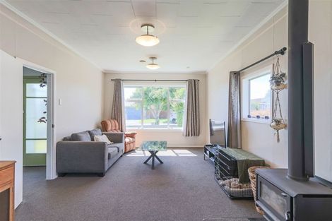 Photo of property in 10 Mahoe Street, Inglewood, 4330
