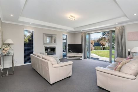 Photo of property in 4 Meadowcroft Lane, Harewood, Christchurch, 8051