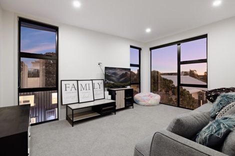 Photo of property in 18 Motiti Road, Papamoa Beach, Papamoa, 3118