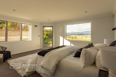 Photo of property in 25a Riverstone Drive, Riverstone Terraces, Upper Hutt, 5018