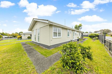 Photo of property in 136 Chichester Drive, Rosehill, Papakura, 2113