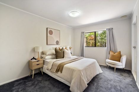 Photo of property in 2/14 Charles Street, Hauraki, Auckland, 0622