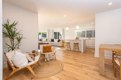 Photo of property in 27 Creese Place, Redwood, Christchurch, 8051