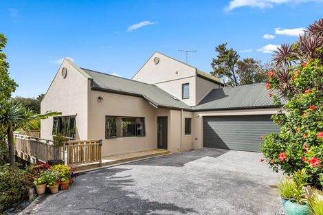 Photo of property in 41e Salisbury Road, Birkdale, Auckland, 0626
