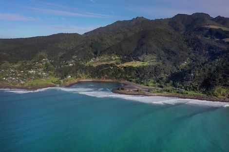 Photo of property in 33 Whaanga Road, Raglan, 3297