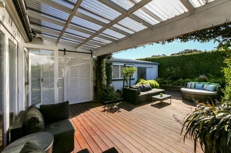 Photo of property in 76 Barrett Street, Westown, New Plymouth, 4310