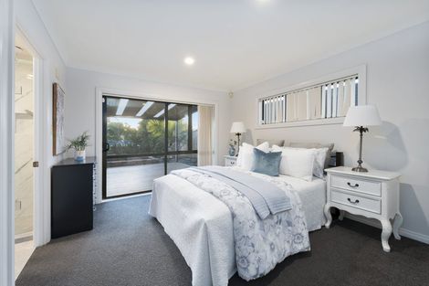 Photo of property in 51 Semillon Avenue, Henderson, Auckland, 0612