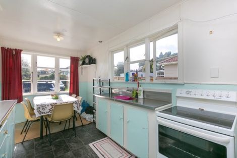 Photo of property in 90 Huatoki Street, Vogeltown, New Plymouth, 4310