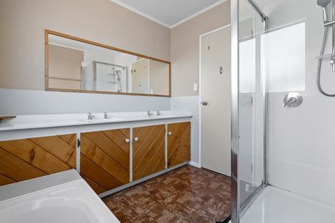 Photo of property in 277 Shakespeare Street, Leamington, Cambridge, 3432