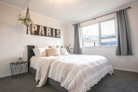 Photo of property in 2/44 Beach Road, Katikati, 3129