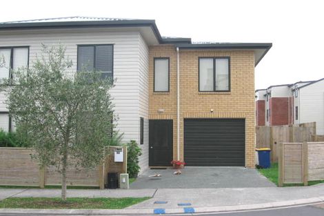 Photo of property in 56 Verdale Circle, Glen Eden, Auckland, 0602