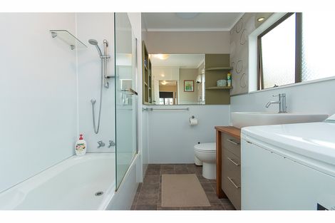 Photo of property in 4a Fernleigh Avenue, Waiuku, 2123